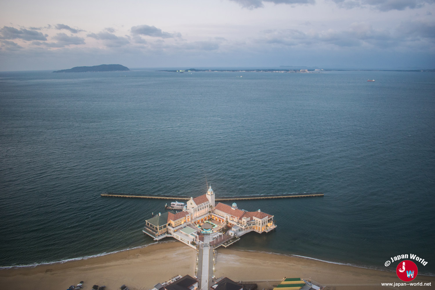 Marizon et la baie de Hakata vus depuis la Fukuoka Tower